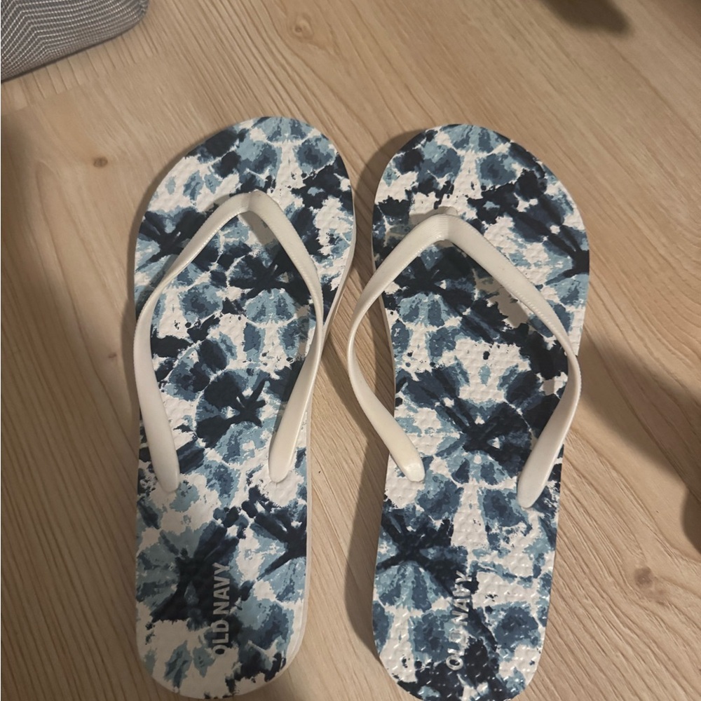 Old Navy Tie-Dye Blue and White Flip Flops